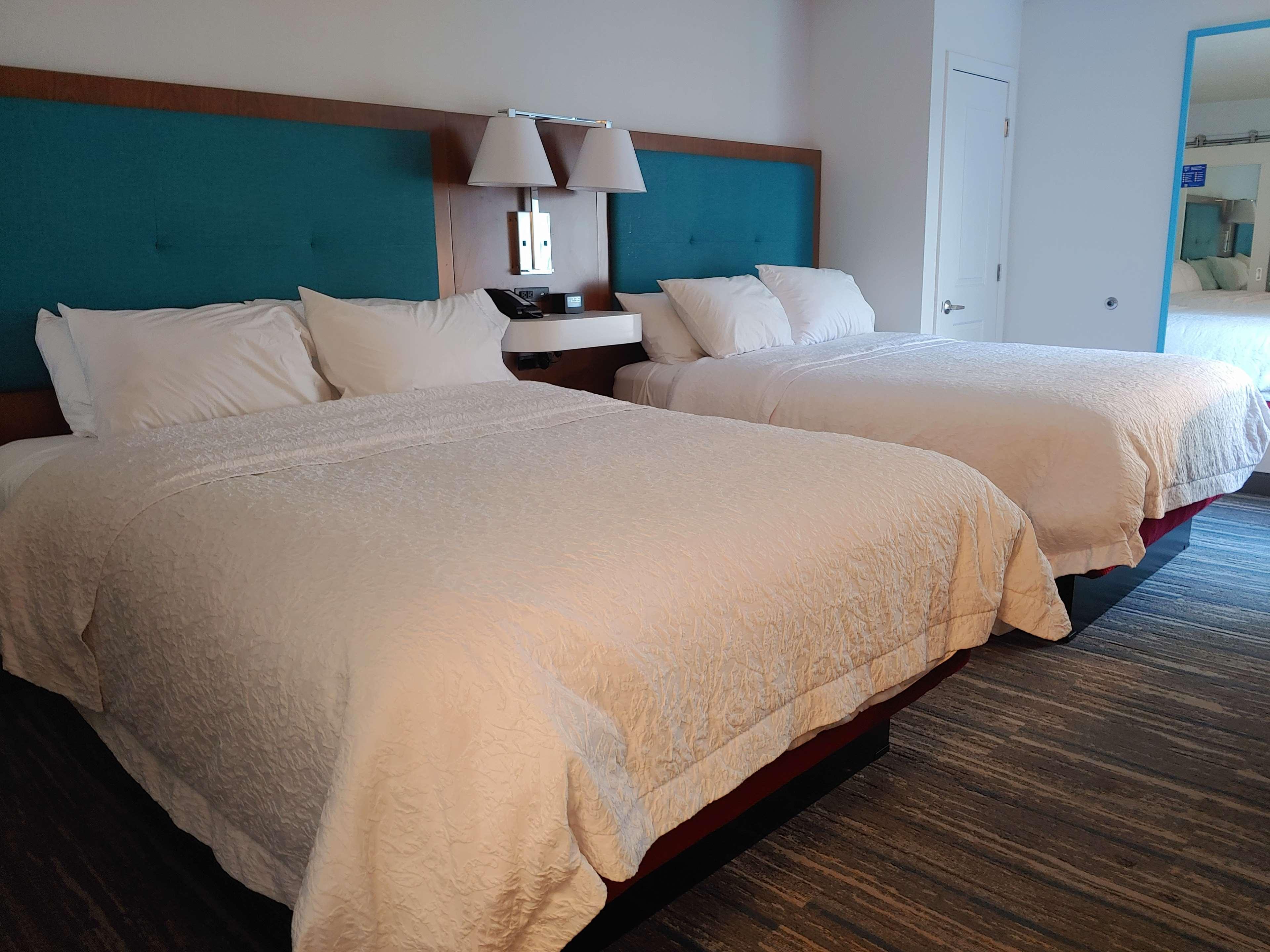 Hampton Inn By Hilton Concord/Bow Exterior photo