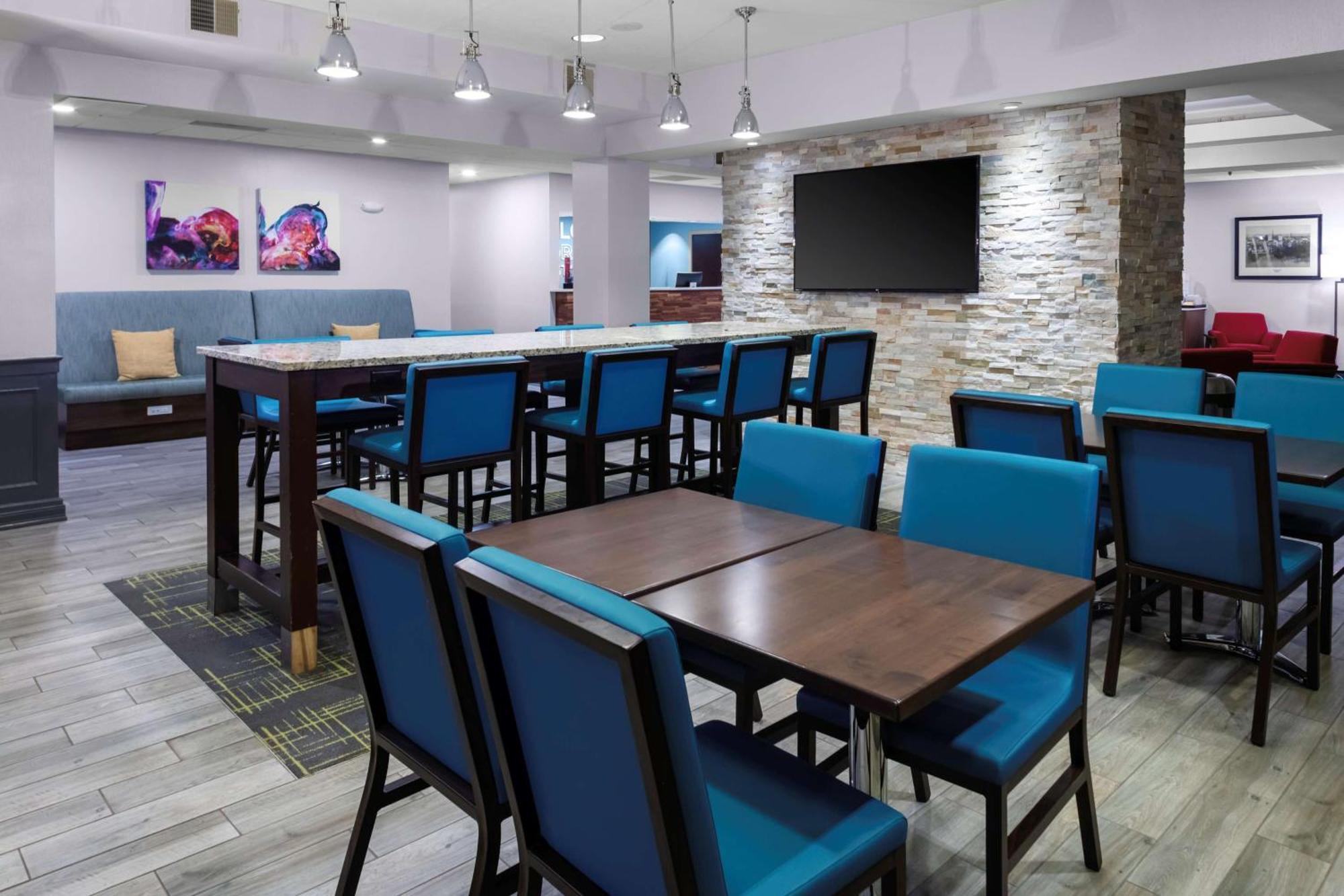 Hampton Inn By Hilton Concord/Bow Exterior photo