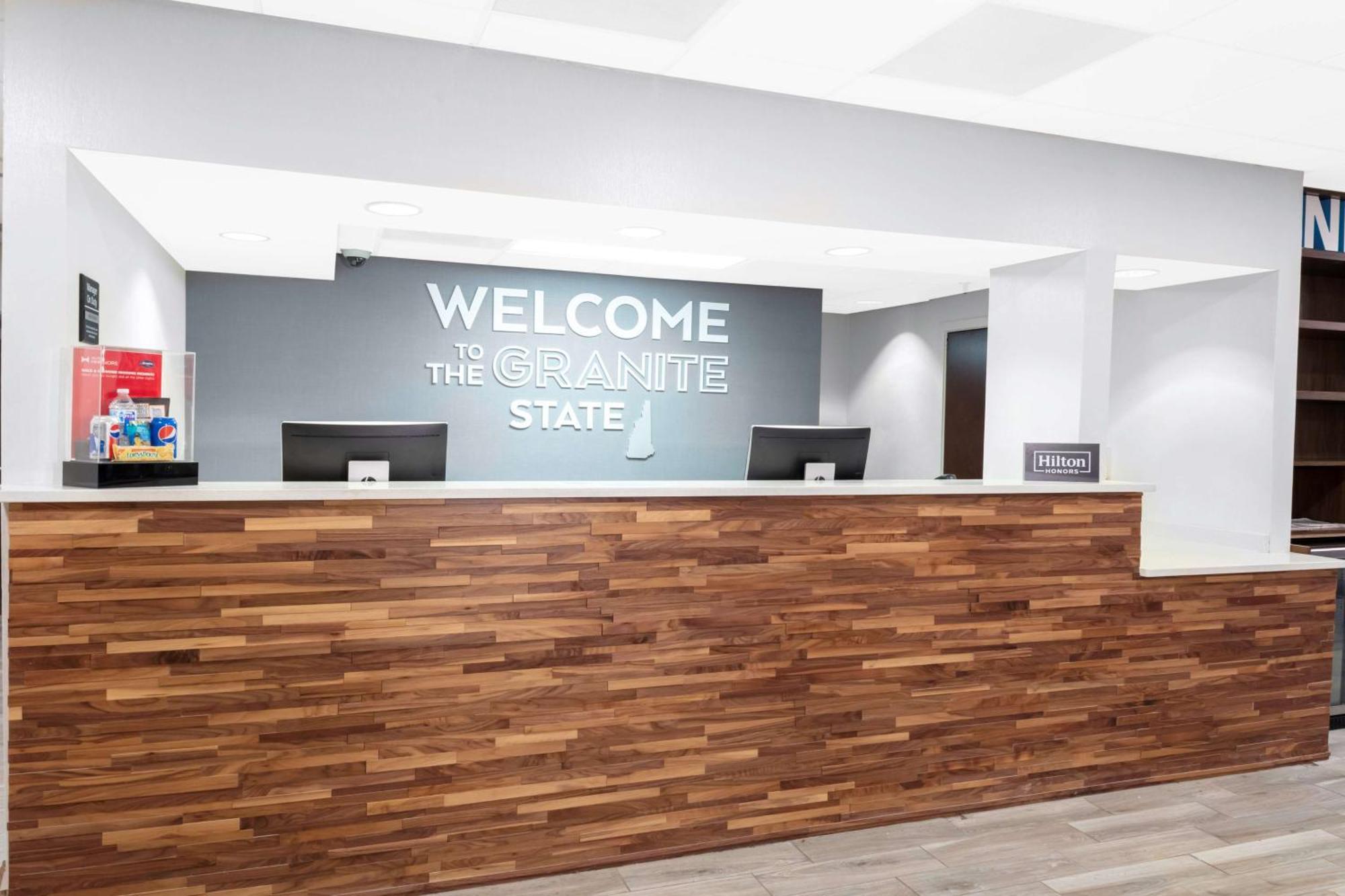 Hampton Inn By Hilton Concord/Bow Exterior photo