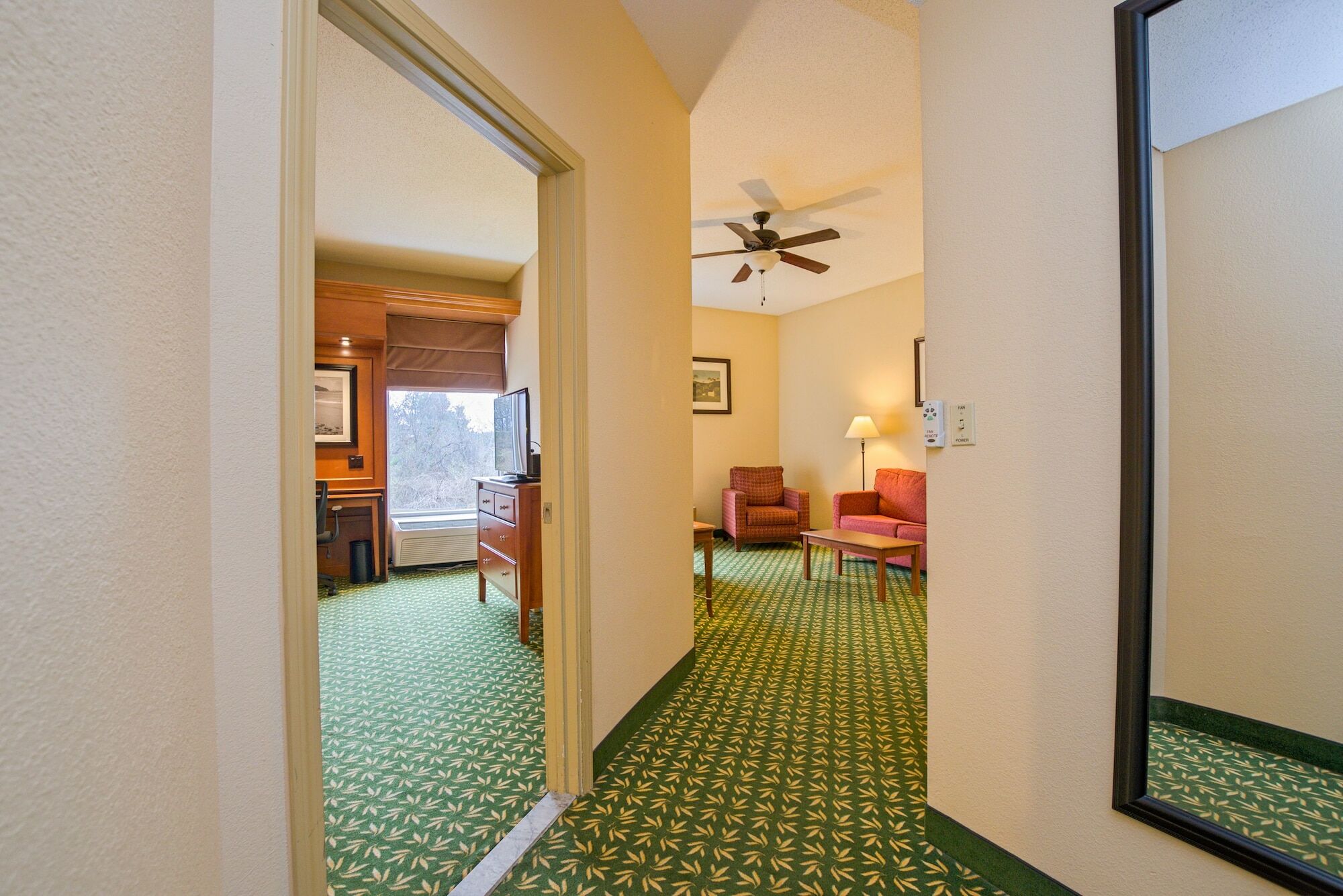 Hampton Inn By Hilton Concord/Bow Exterior photo