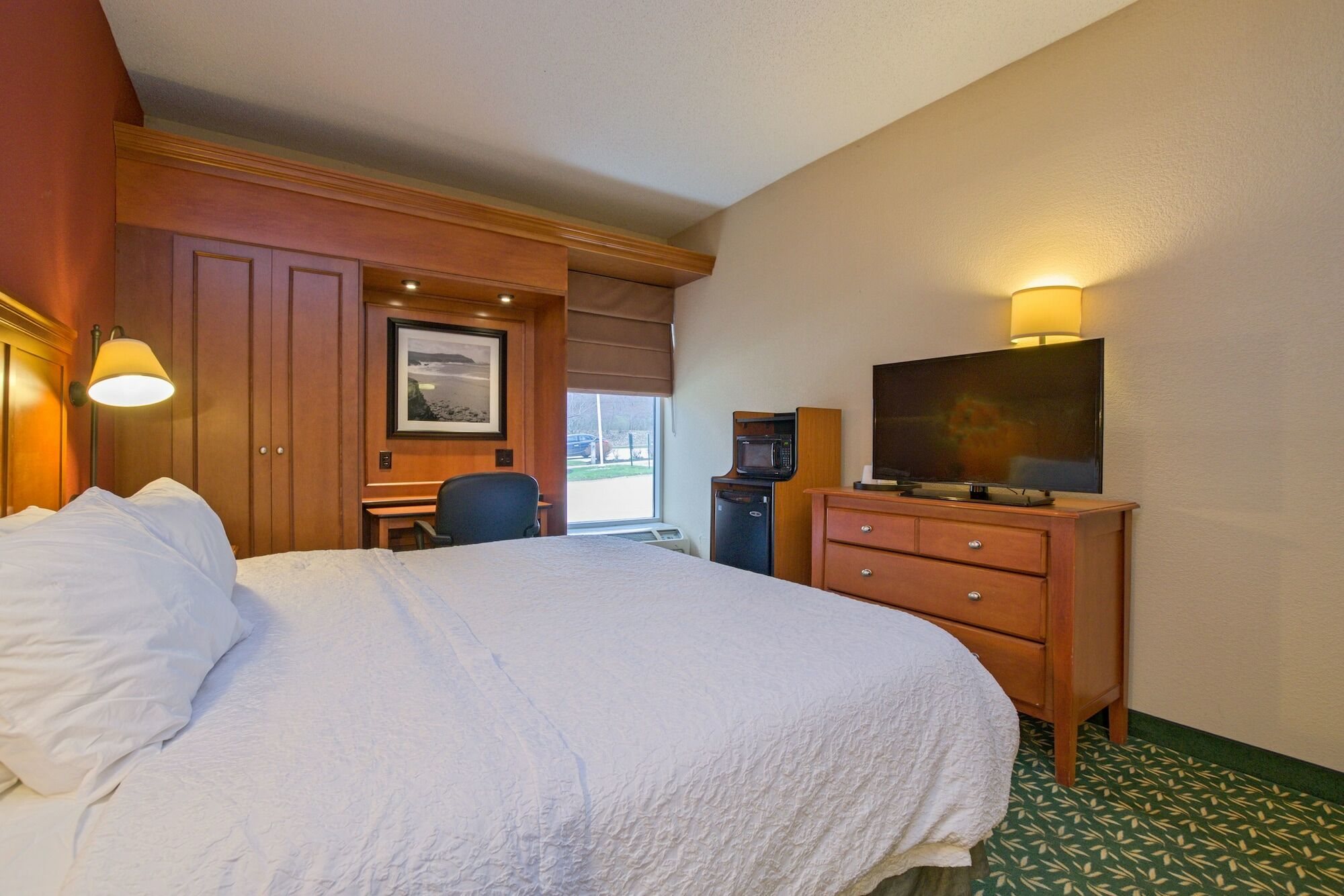 Hampton Inn By Hilton Concord/Bow Exterior photo
