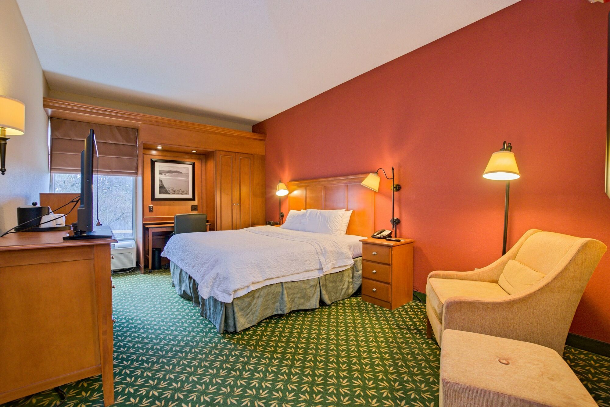 Hampton Inn By Hilton Concord/Bow Exterior photo
